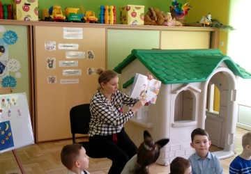 Powiększ obraz: Cała Polska Czyta Dzieciom w lutym 