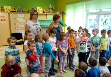 Powiększ obraz: Cała Polska Czyta Dzieciom w kwietniu.