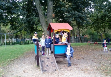 Powiększ obraz: Jesienne zabawy w ogrodzie przedszkolnym                                                                 