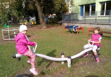 Powiększ obraz: Jesienne zabawy w ogrodzie przedszkolnym  