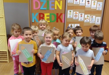 Powiększ obraz: Dzień kredki